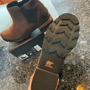 New in box Sorel Emelie Chelsea boot. Tried on but never worn out. Size 8